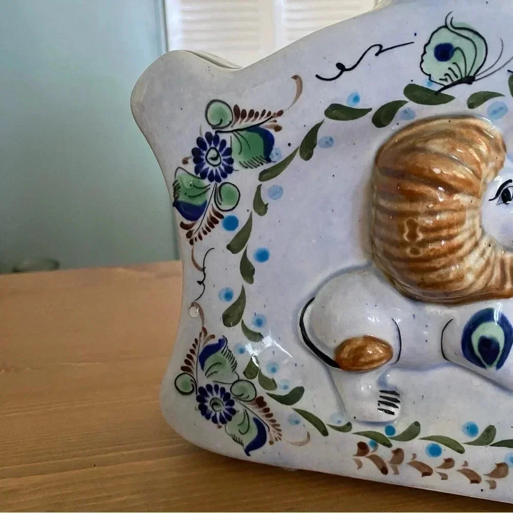 Tonala Lion Decanter, Made in Mexico, Handpainted, 7‎ 3/4” Tall